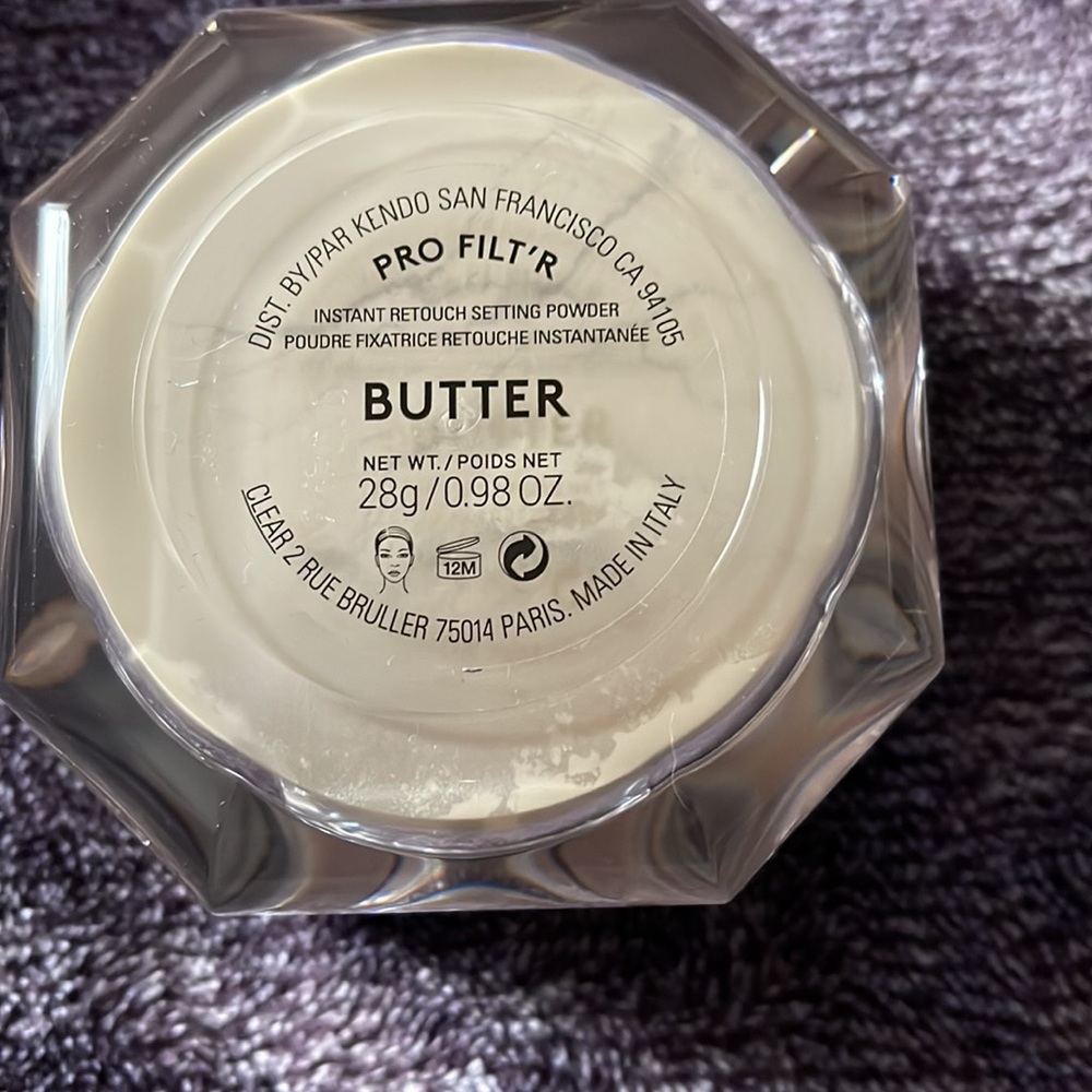Fenty Butter PRO FILT'R INSTANT RETOUCH SETTING POWDER - Picture 5 of 7